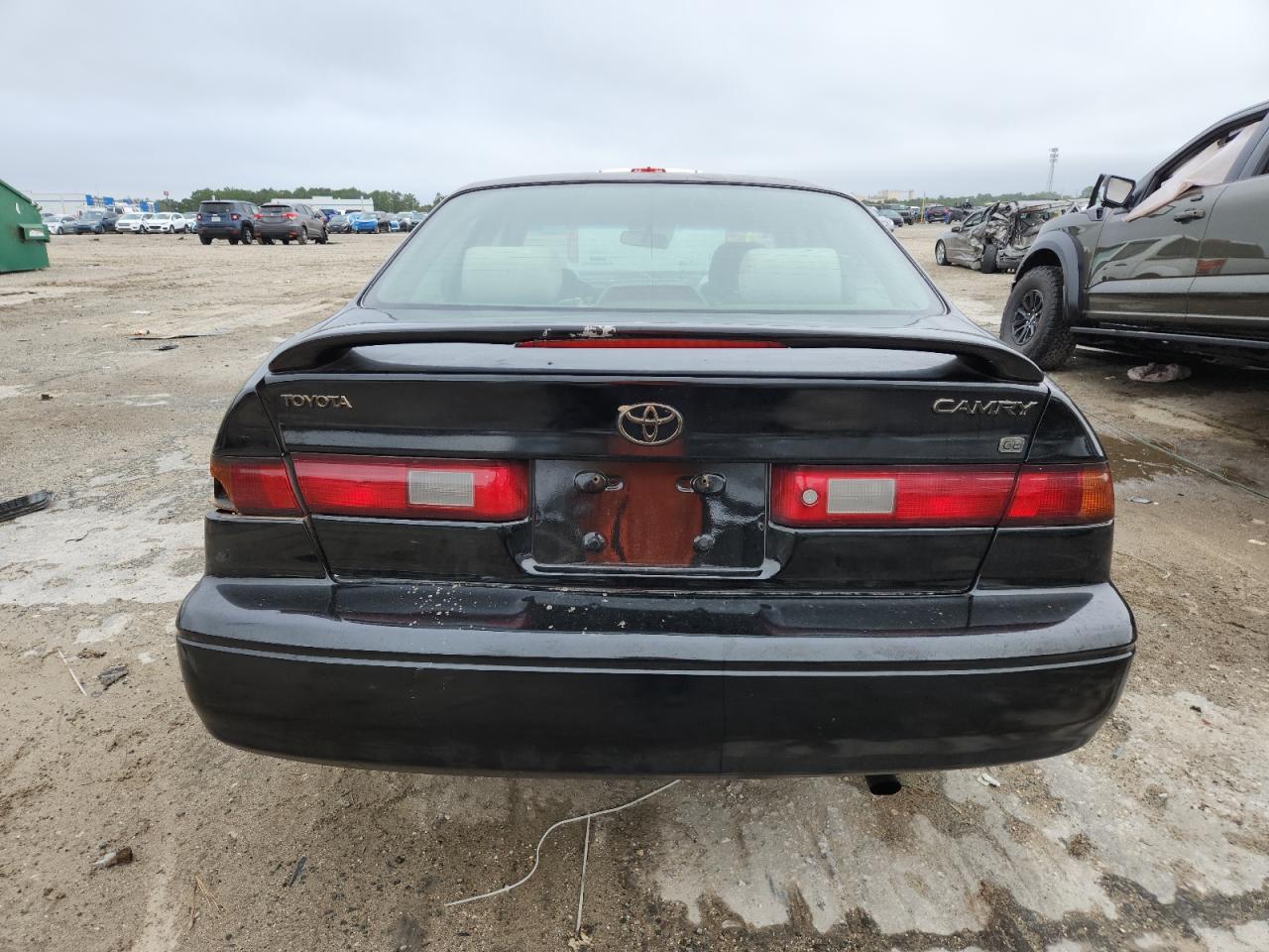 1998 Toyota Camry Ce VIN: 4T1BG22K7WU265705 Lot: 85826705