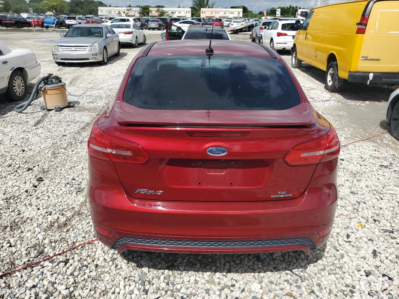 2016 Ford Focus Se VIN: 1FADP3F20GL201354 Lot: 82369435