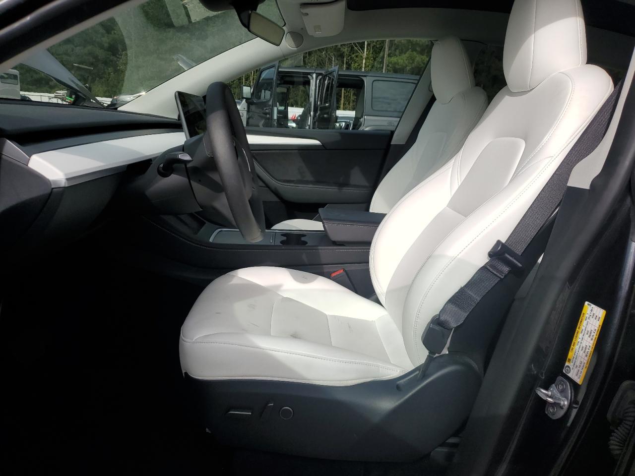 2024 Tesla Model Y VIN: 7SAYGDED6RF108979 Lot: 84653485