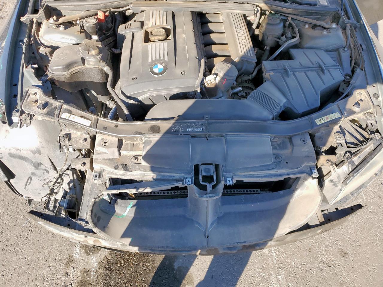 2009 BMW 328 I VIN: WBAWL13559PX24301 Lot: 90112525