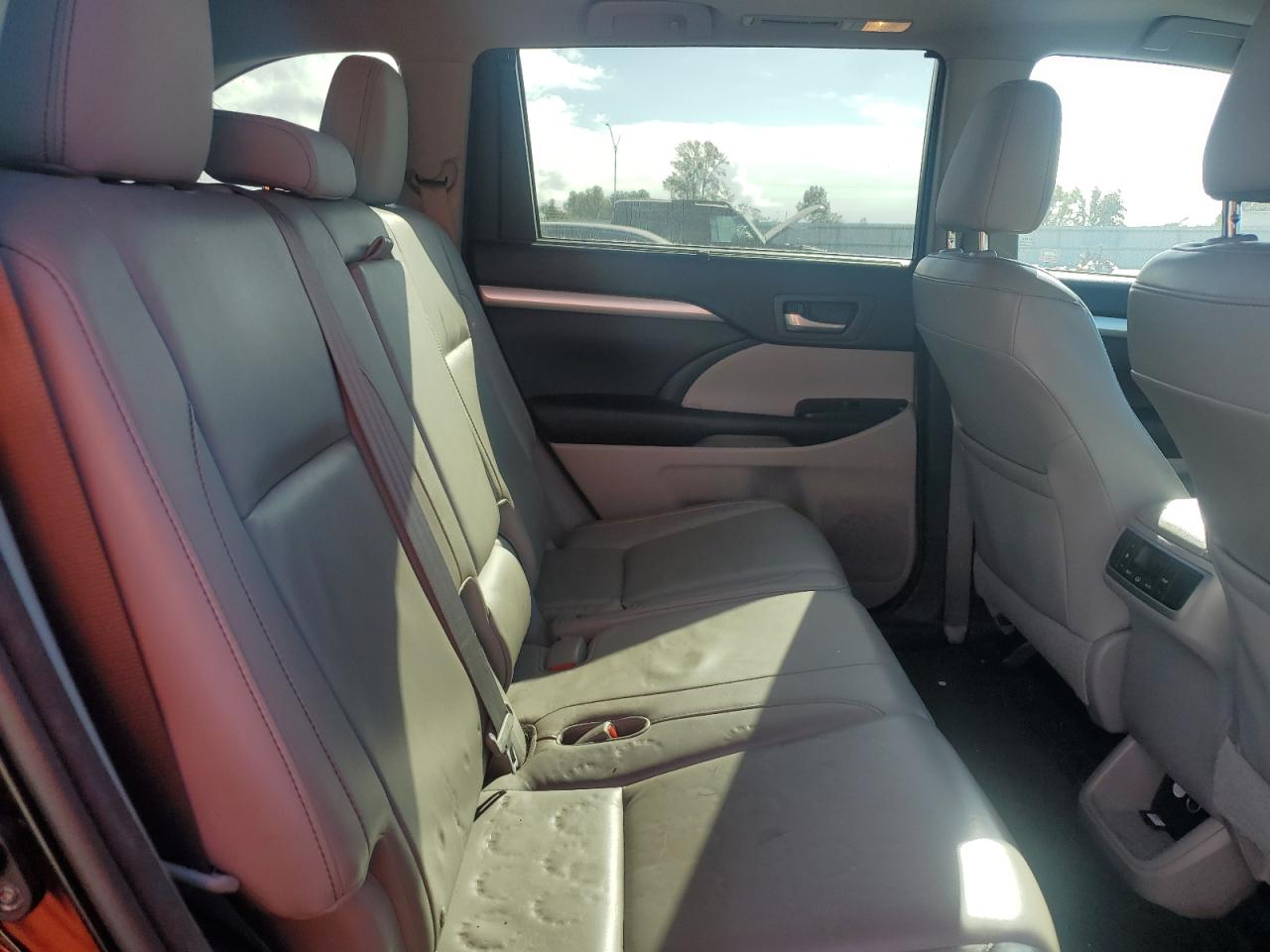 2016 Toyota Highlander Xle VIN: 5TDKKRFHXGS120660 Lot: 85474035