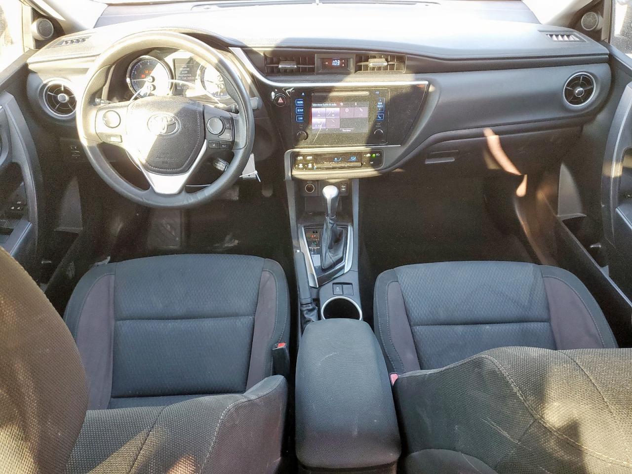 2018 Toyota Corolla L VIN: 5YFBURHE7JP820150 Lot: 86159815