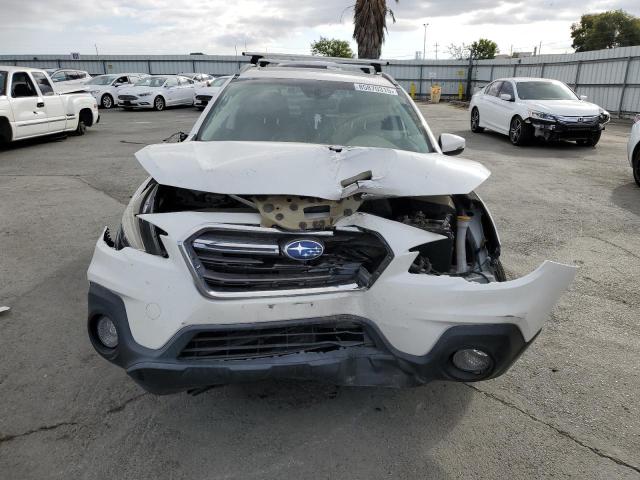  SUBARU OUTBACK 2018 Белы
