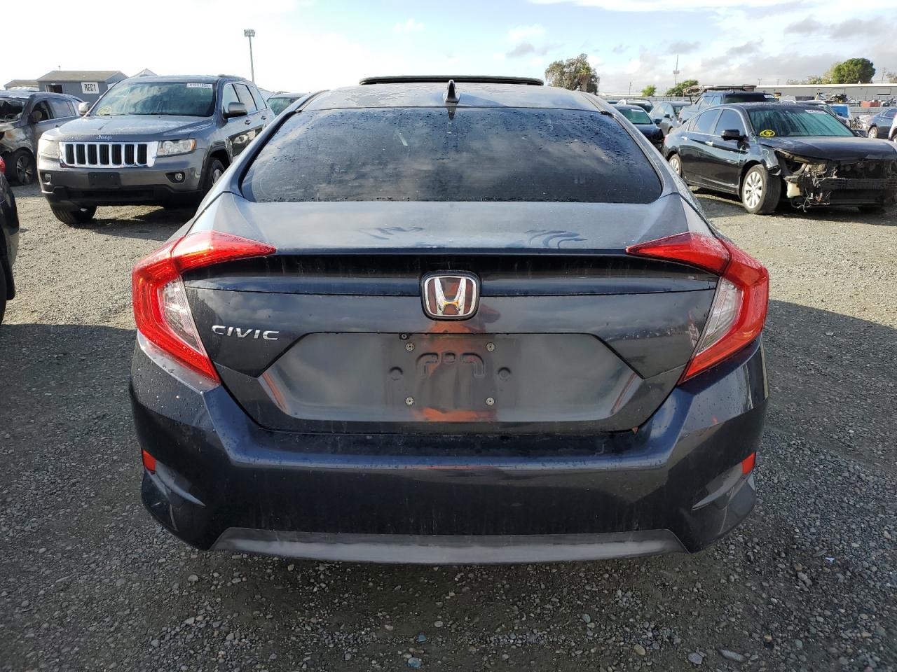 2018 Honda Civic Ex VIN: 2HGFC2F7XJH516043 Lot: 81986895