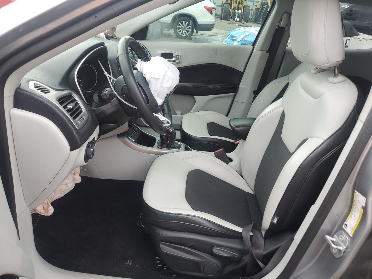 2019 Jeep Compass Latitude VIN: 3C4NJCBB8KT743899 Lot: 85475485