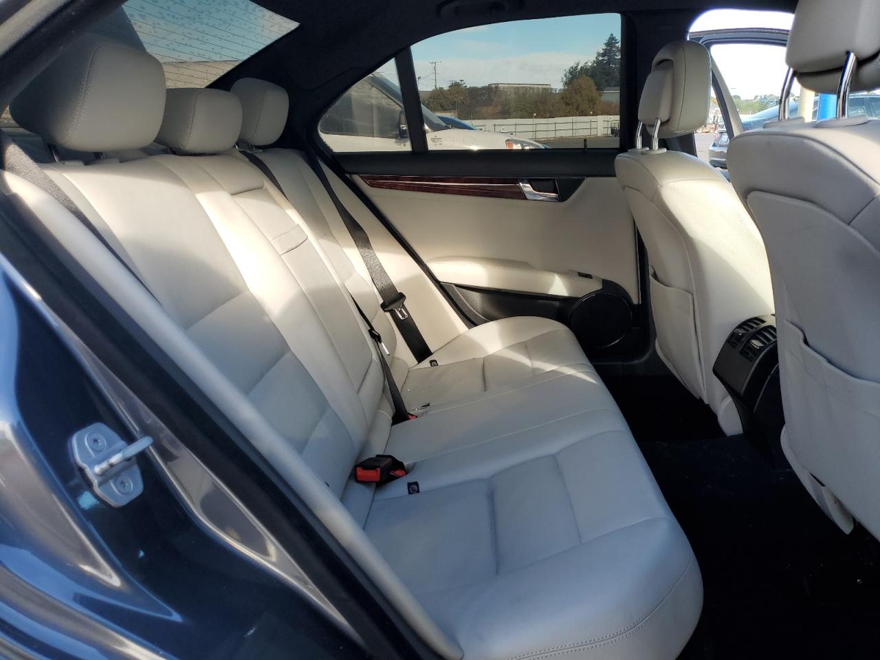 2011 Mercedes-Benz C 300 VIN: WDDGF5EB2BR161393 Lot: 82318225