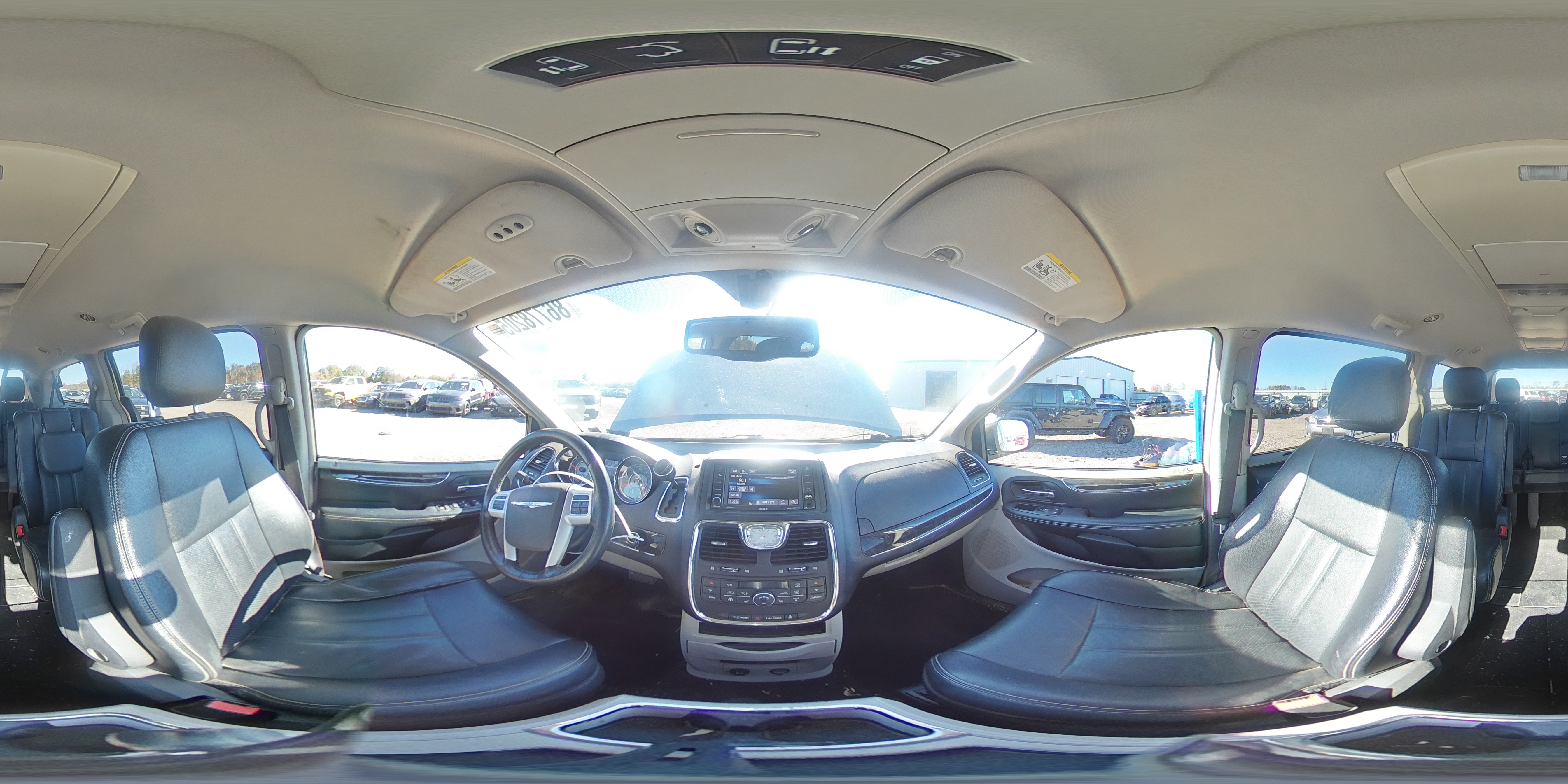 2015 Chrysler Town & Country Touring L VIN: 2C4RC1CGXFR506673 Lot: 86778205