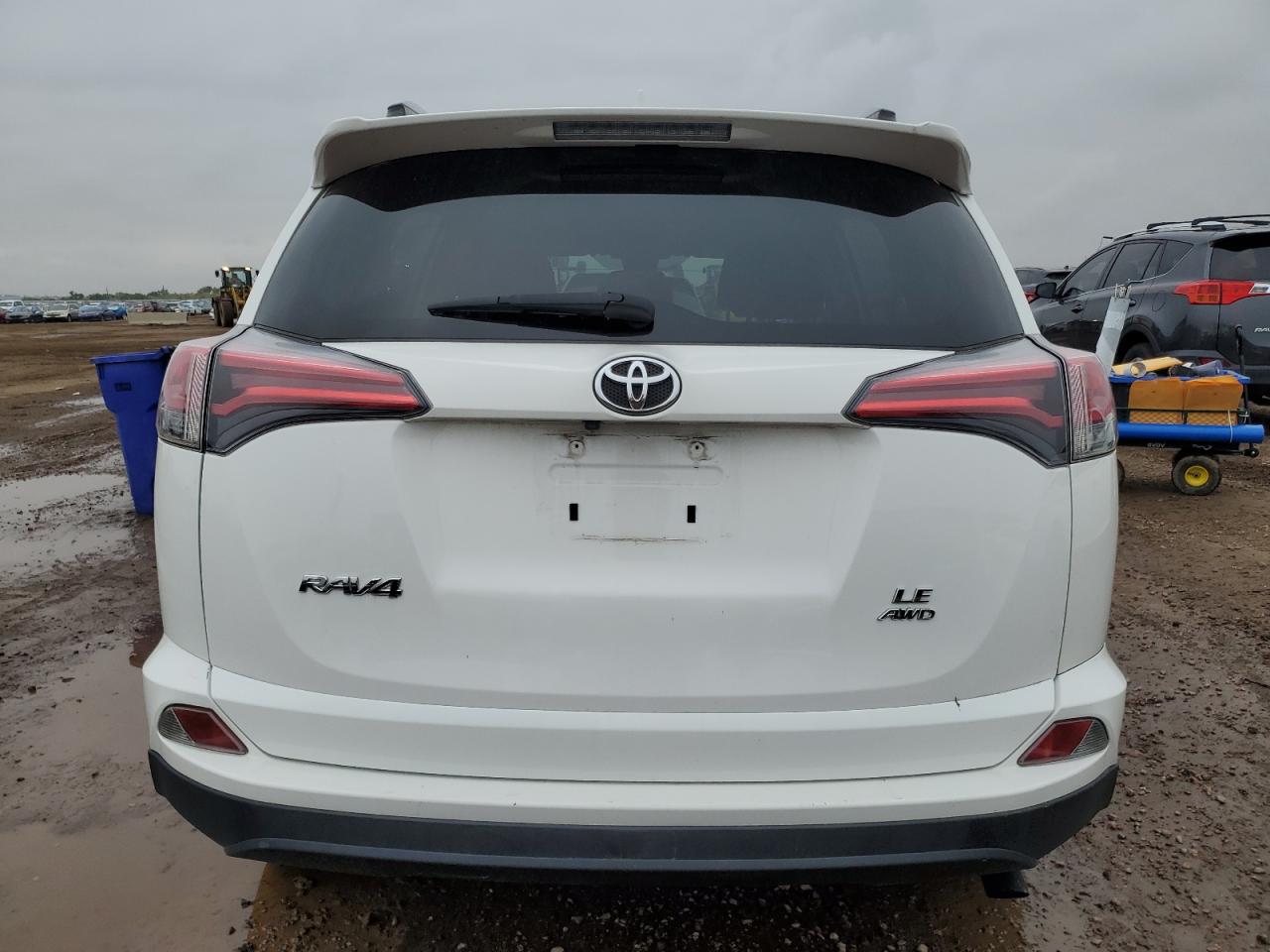 2018 Toyota Rav4 Le VIN: JTMBFREV2JJ212524 Lot: 82273485