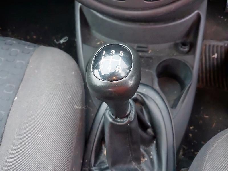 2003 FORD FOCUS LX 