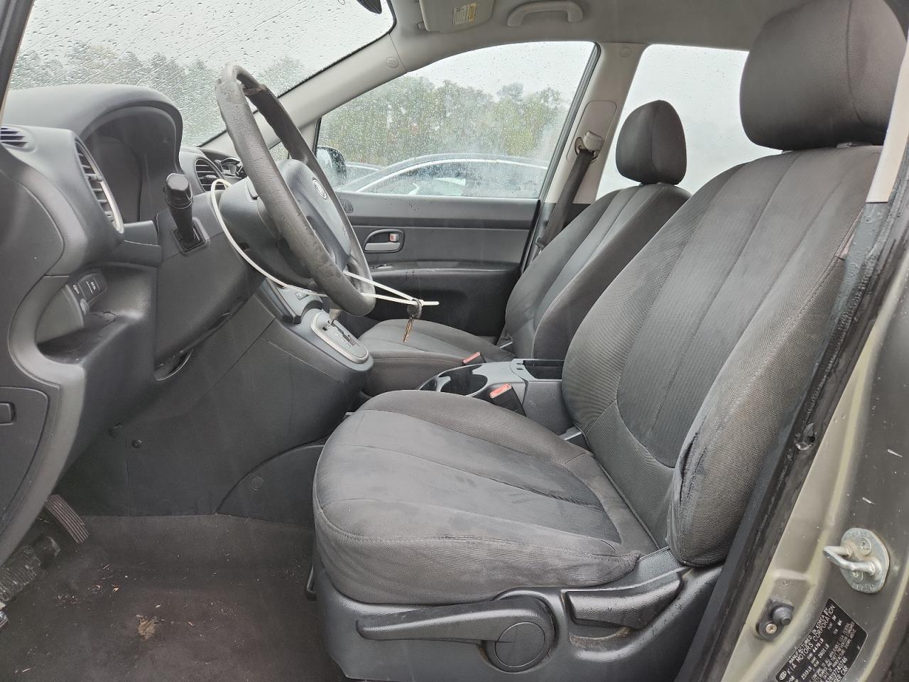 2009 Kia Rondo Base VIN: KNAFG528197240746 Lot: 82657525