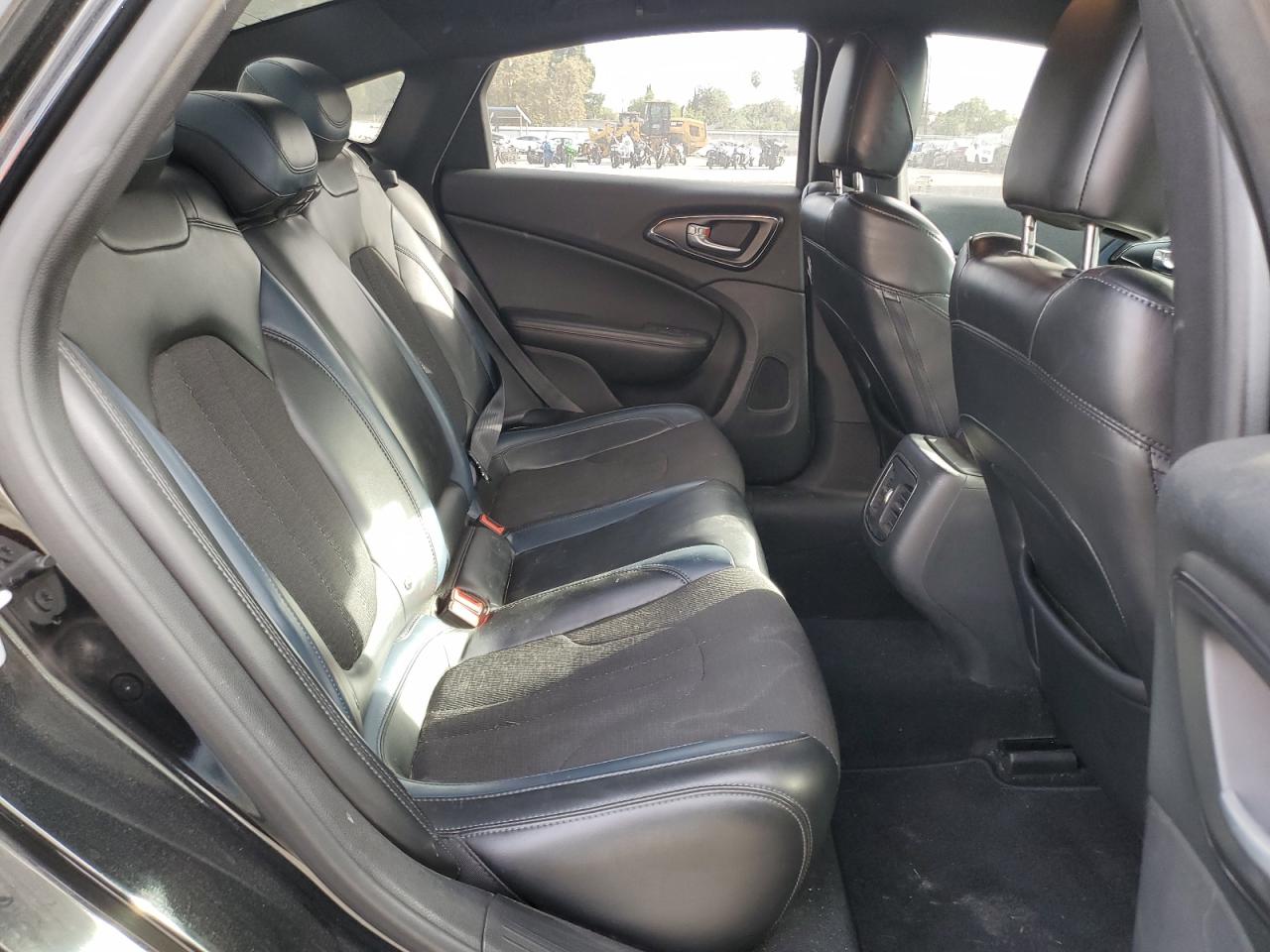 2016 Chrysler 200 S VIN: 1C3CCCBG5GN111290 Lot: 82232145