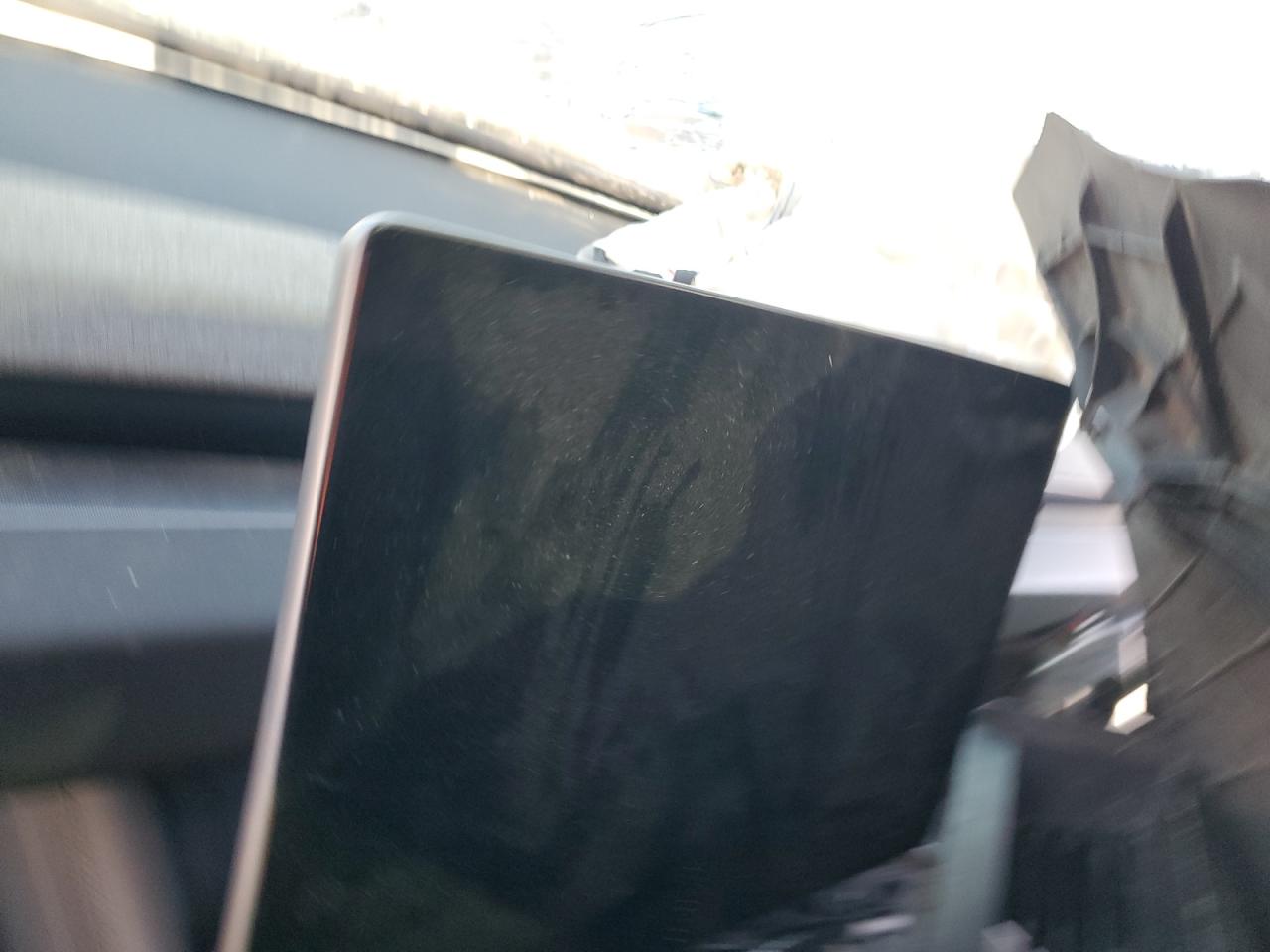 2024 Tesla Model 3 VIN: 5YJ3E1EB3RF717165 Lot: 90017325