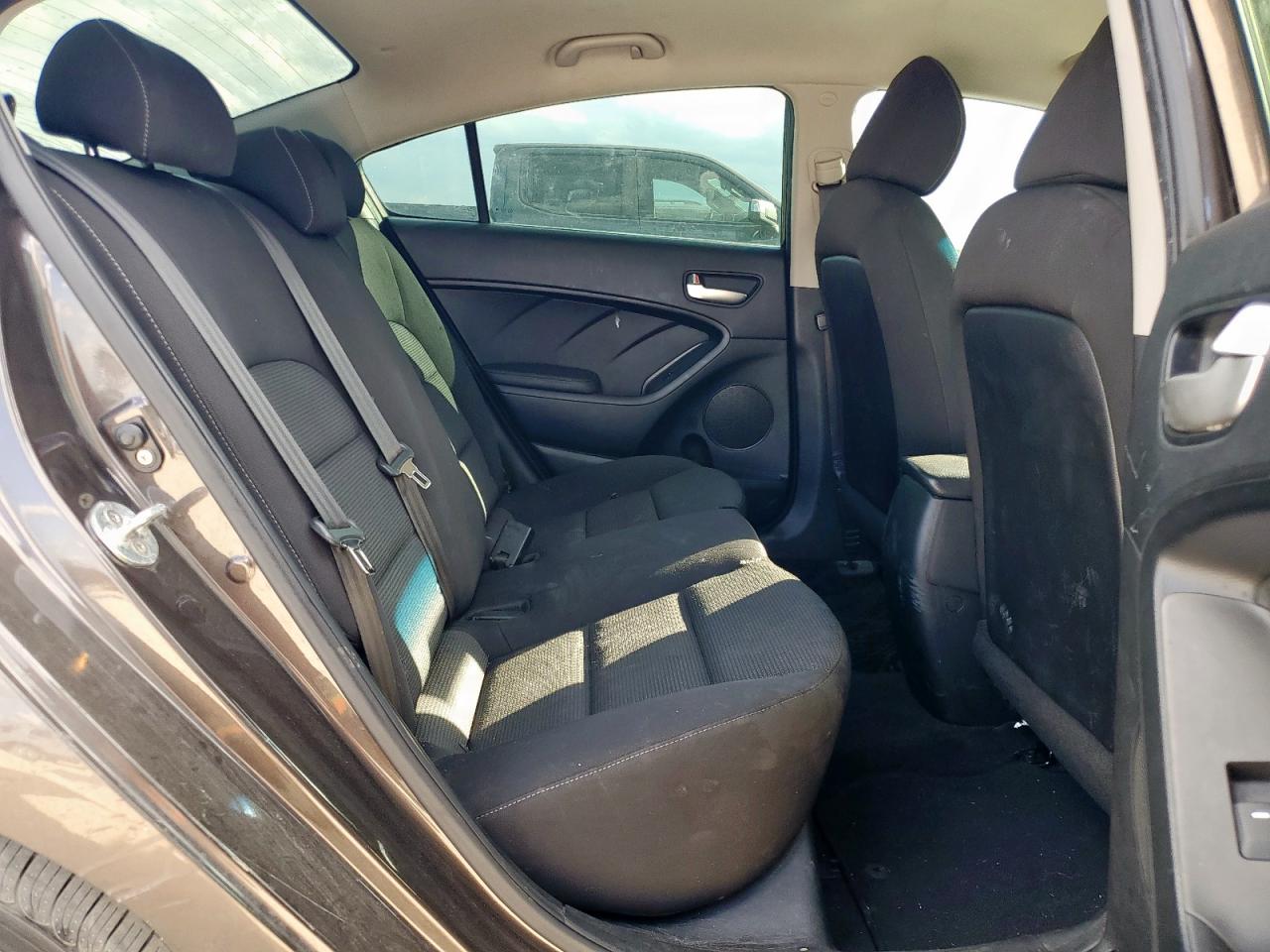 2017 Kia Forte Lx VIN: 3KPFK4A74HE041791 Lot: 82305795