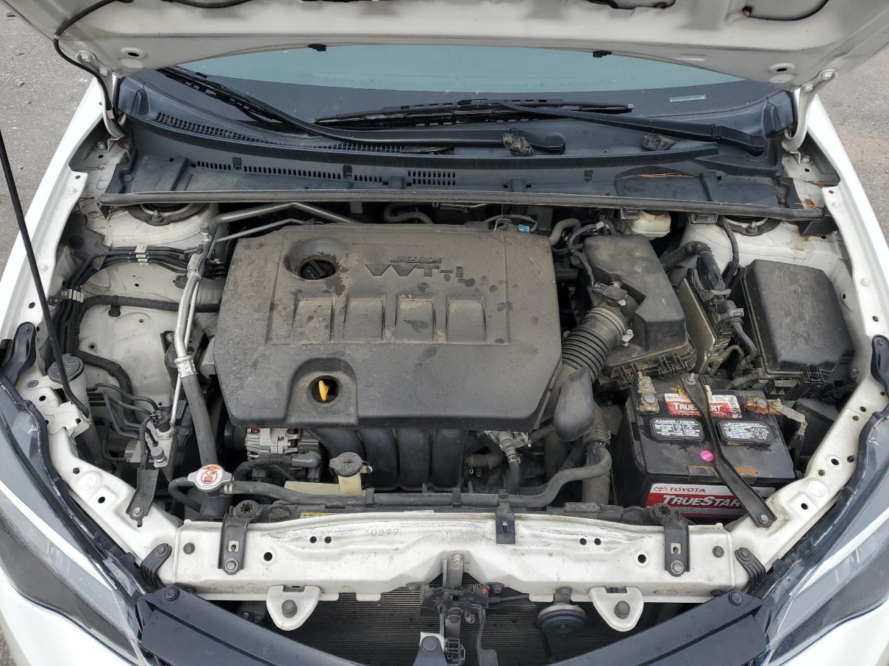 2018 Toyota Corolla L VIN: 5YFBURHE0JP806266 Lot: 82395395