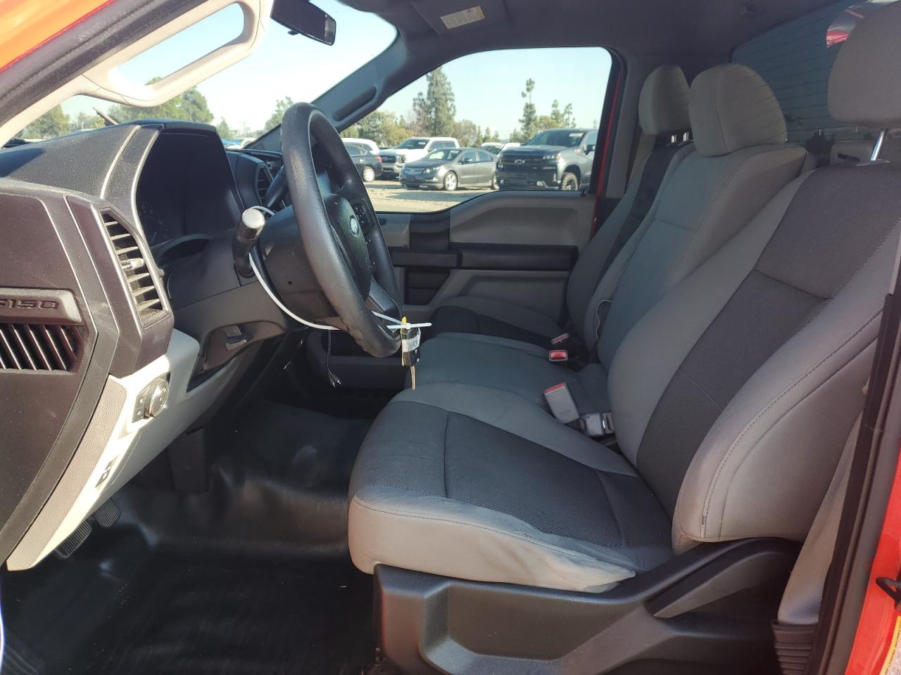 2017 Ford F150 VIN: 1FTMF1C82HKE25811 Lot: 82532025