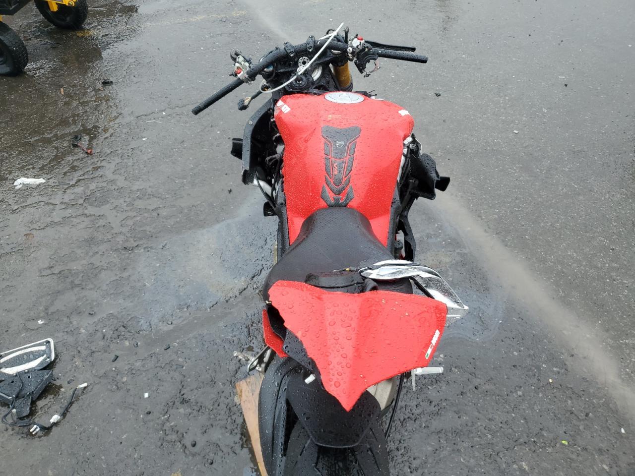 2021 Ducati Streetfighter V4 VIN: ZDMFAKNW2MB002704 Lot: 90492525