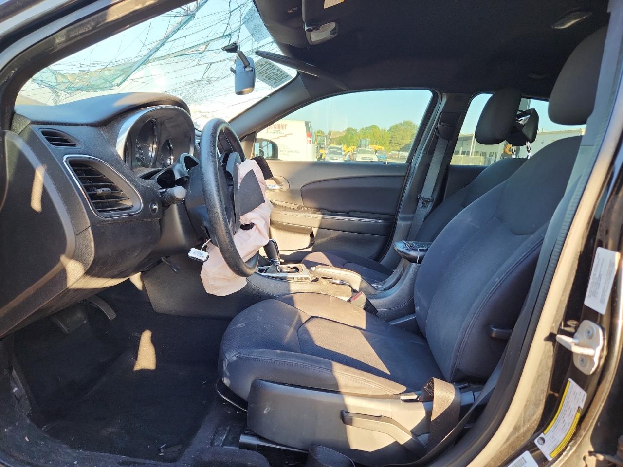 2013 Chrysler 200 Lx VIN: 1C3CCBAB6DN670665 Lot: 84551875