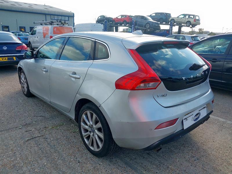 2014 VOLVO V40 SE LUX NAV D3 