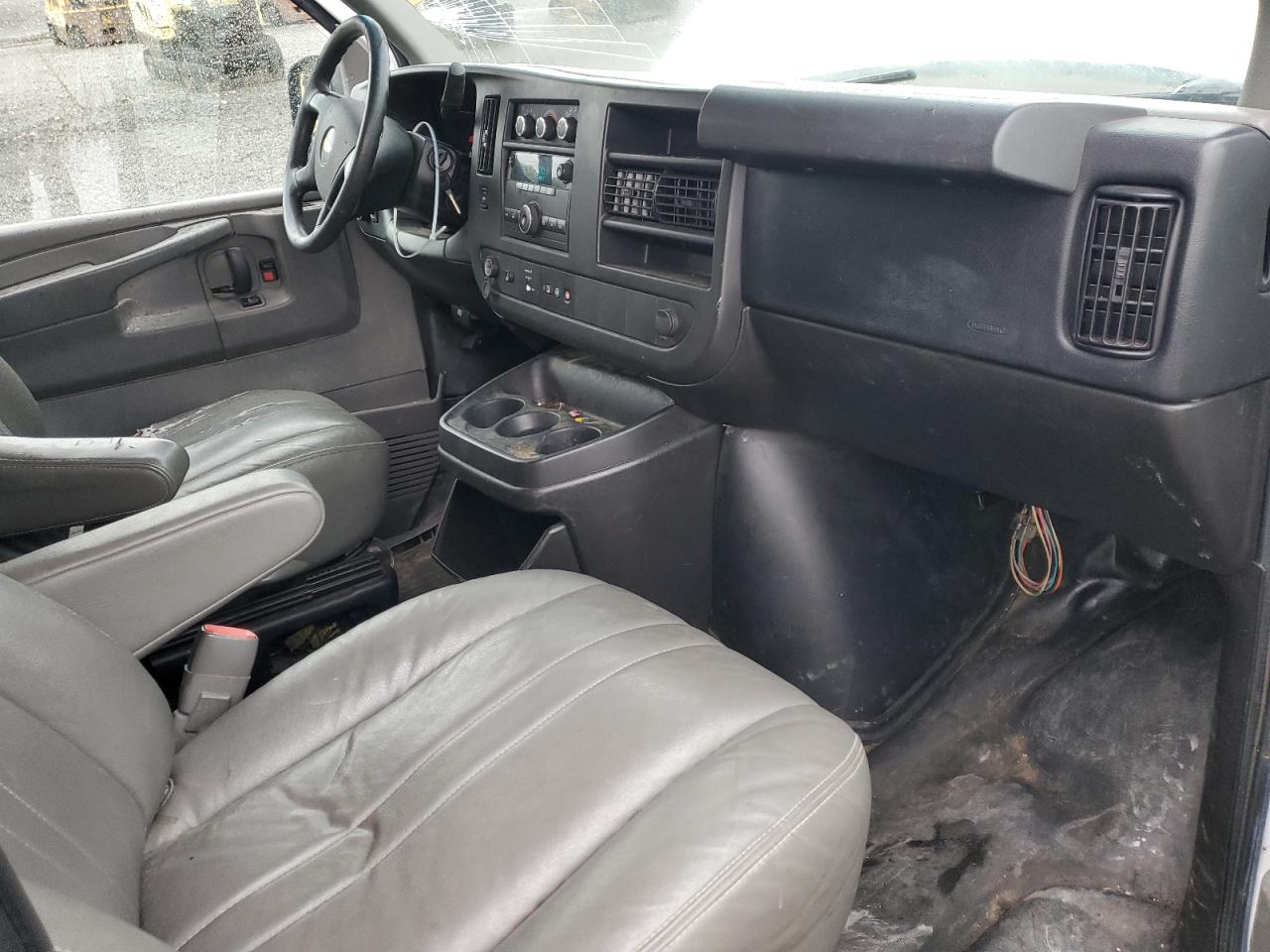 2014 Chevrolet Express G2500 Delivery Van VIN: 1GCWGFFAXE1174216 Lot: 82494745