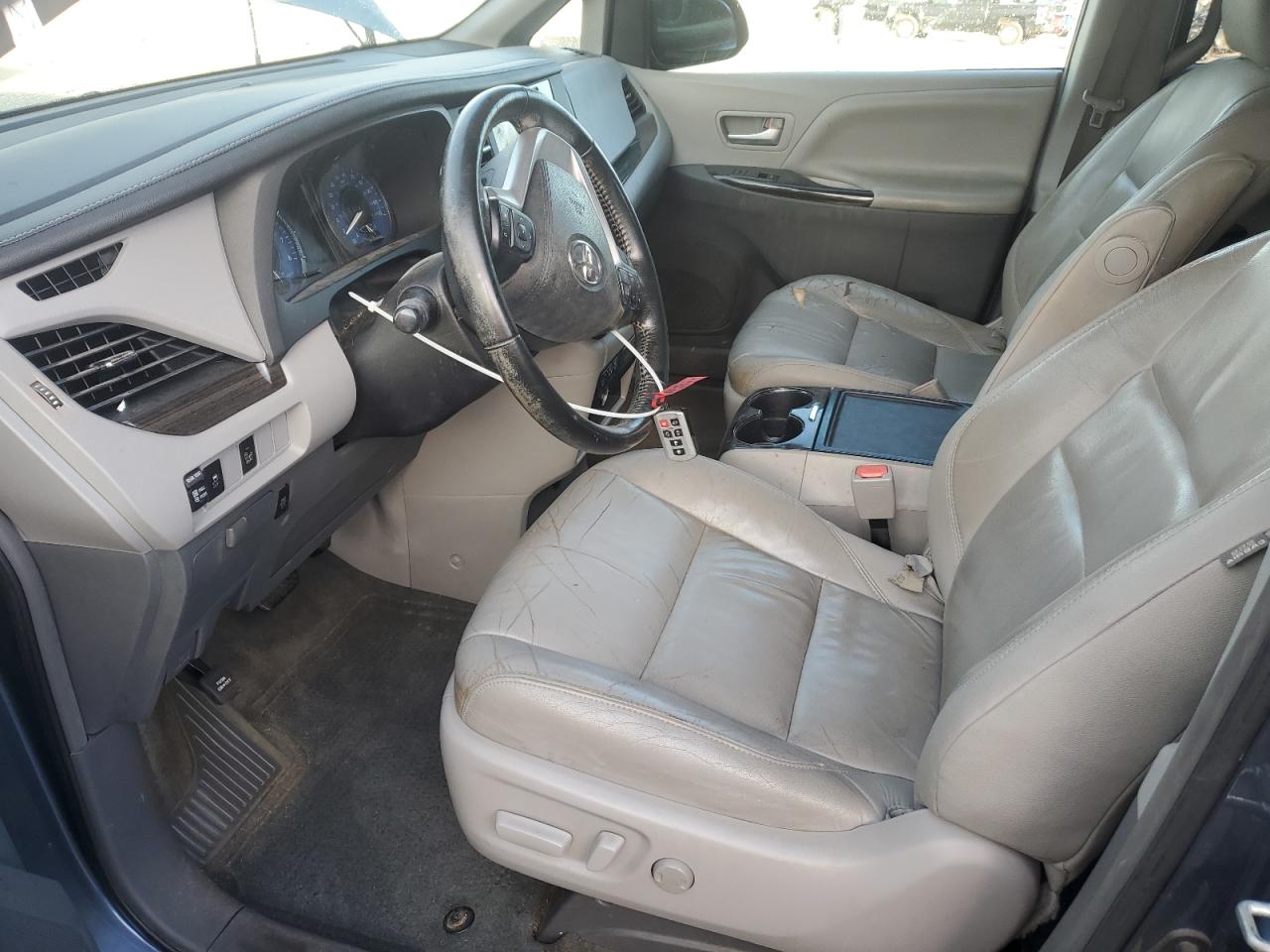 2016 Toyota Sienna Xle VIN: 5TDYK3DC9GS707334 Lot: 87477315