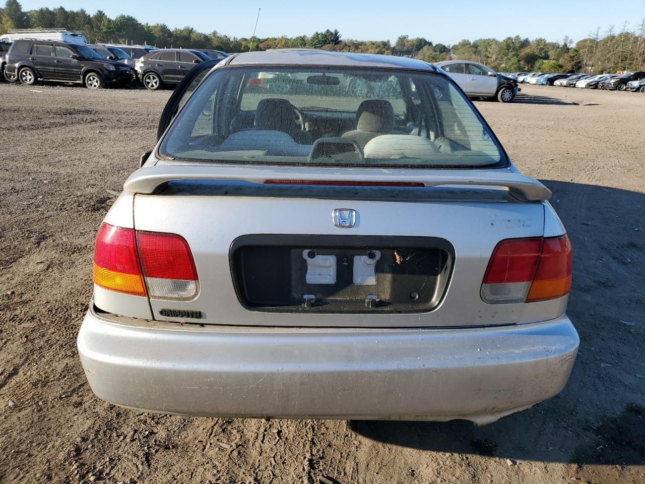 1998 Honda Civic Lx VIN: 2HGEJ6670WH530663 Lot: 84996705