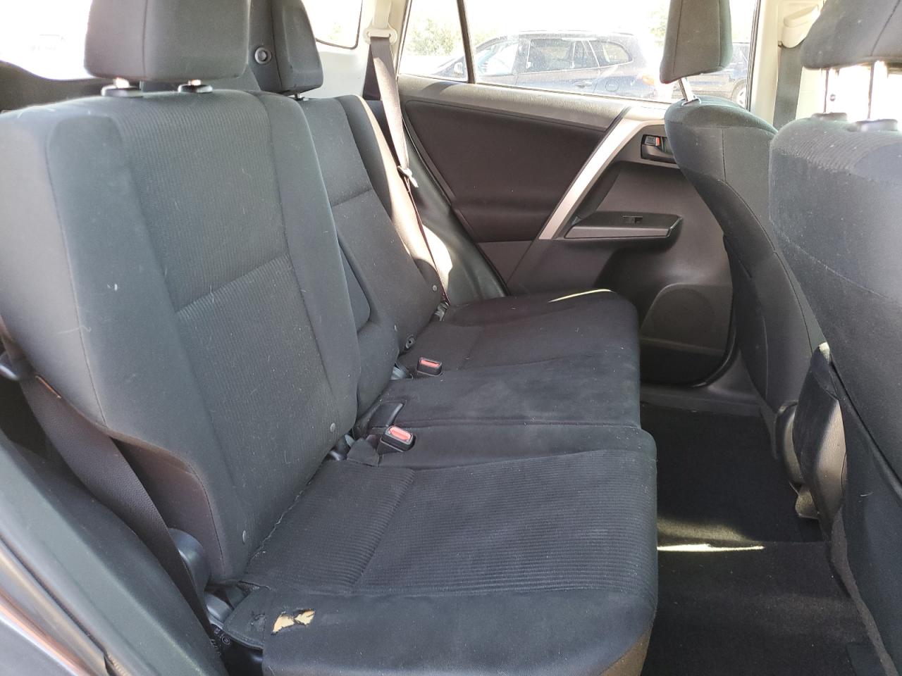 2016 Toyota Rav4 Le VIN: JTMZFREV2GJ074880 Lot: 82456605