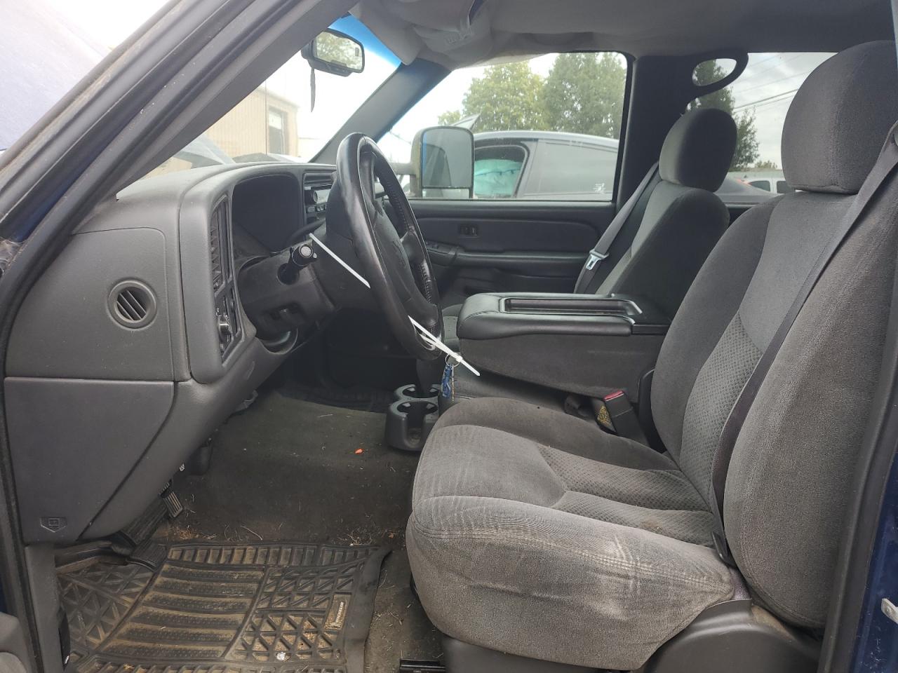2004 Chevrolet Silverado C1500 VIN: 2GCEC13T041415726 Lot: 81905545