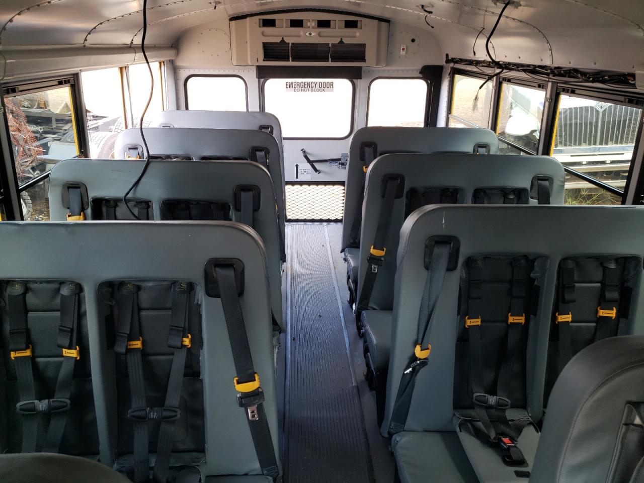 2024 Ford Econoline E450 Super Duty Cutaway Van VIN: 1FDFE4FN0RDD39333 Lot: 84561865