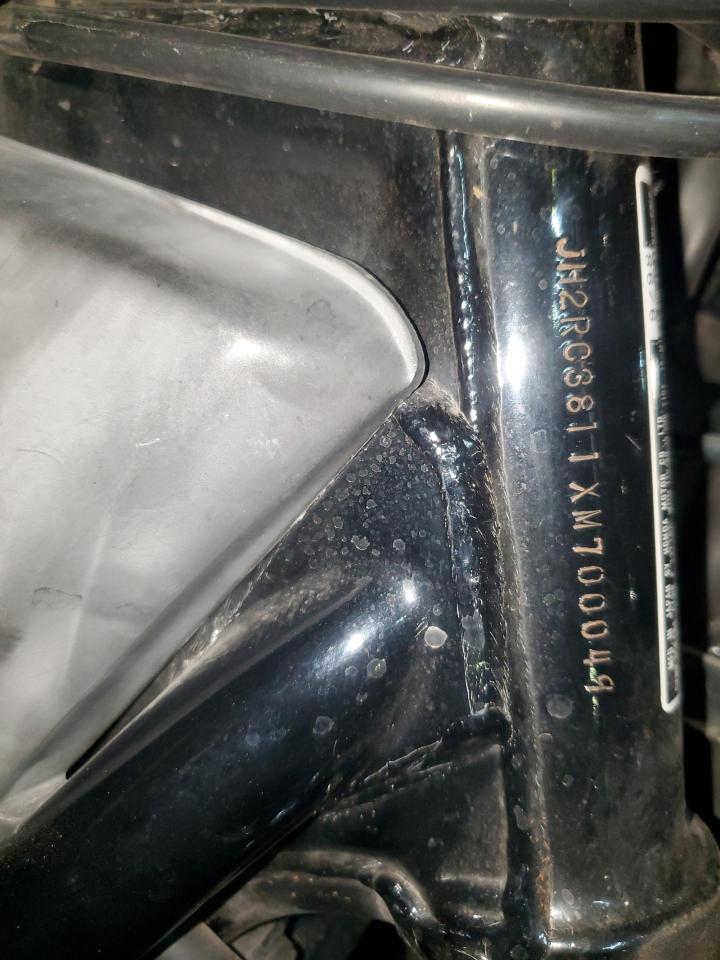 1999 Honda Cb750 VIN: JH2RC3811XM700049 Lot: 85785215