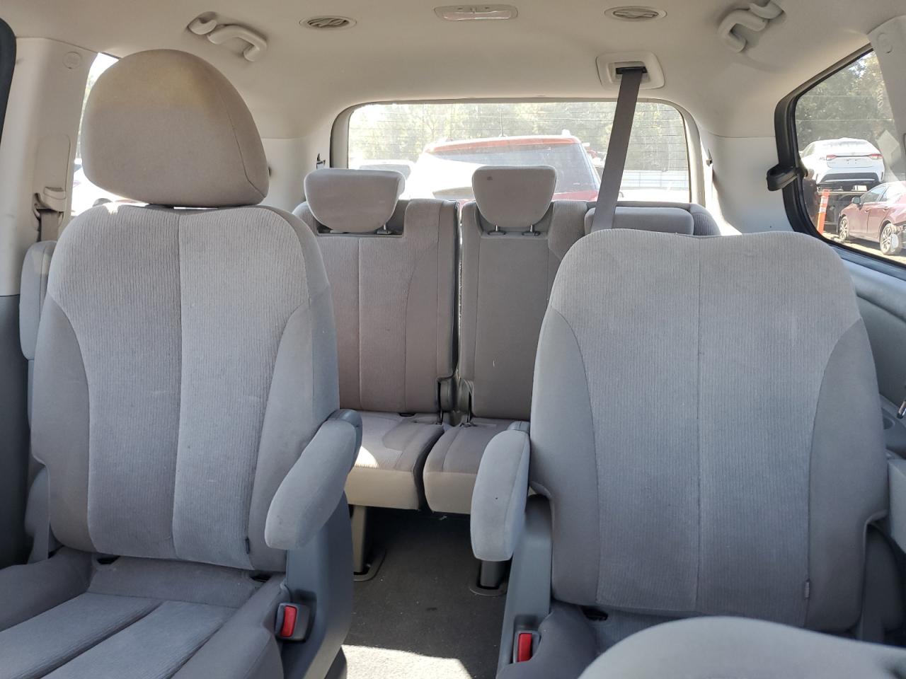 2011 Kia Sedona Lx VIN: KNDMG4C78B6374580 Lot: 86329995