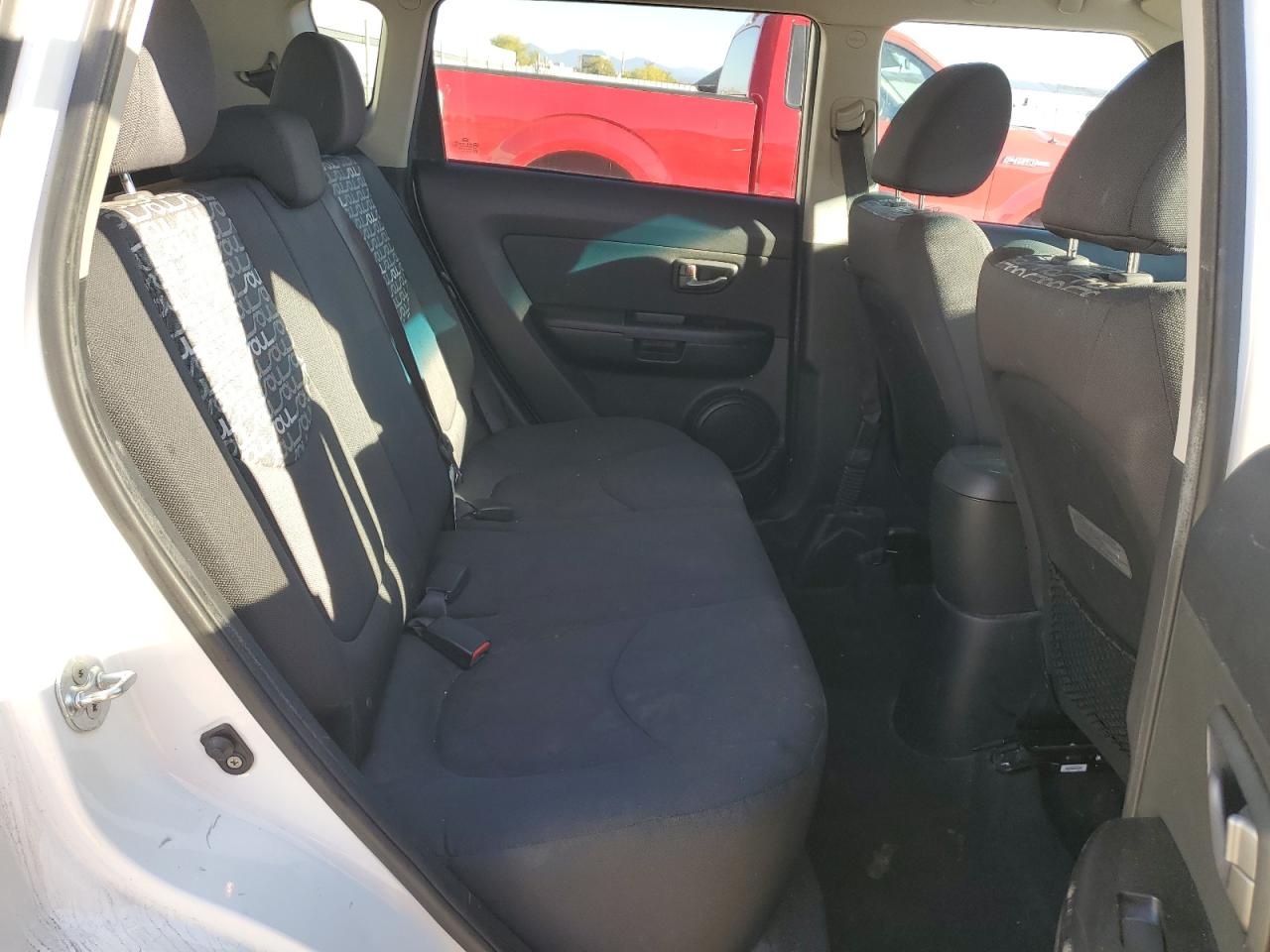 2011 Kia Soul + VIN: KNDJT2A20B7717578 Lot: 82250055