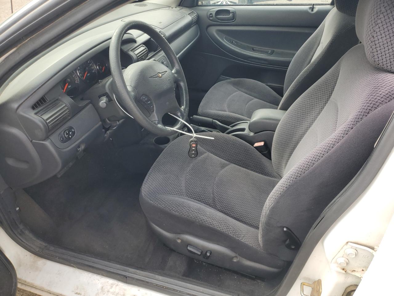 2004 Chrysler Sebring Lx VIN: 1C3EL46R74N415601 Lot: 84705905