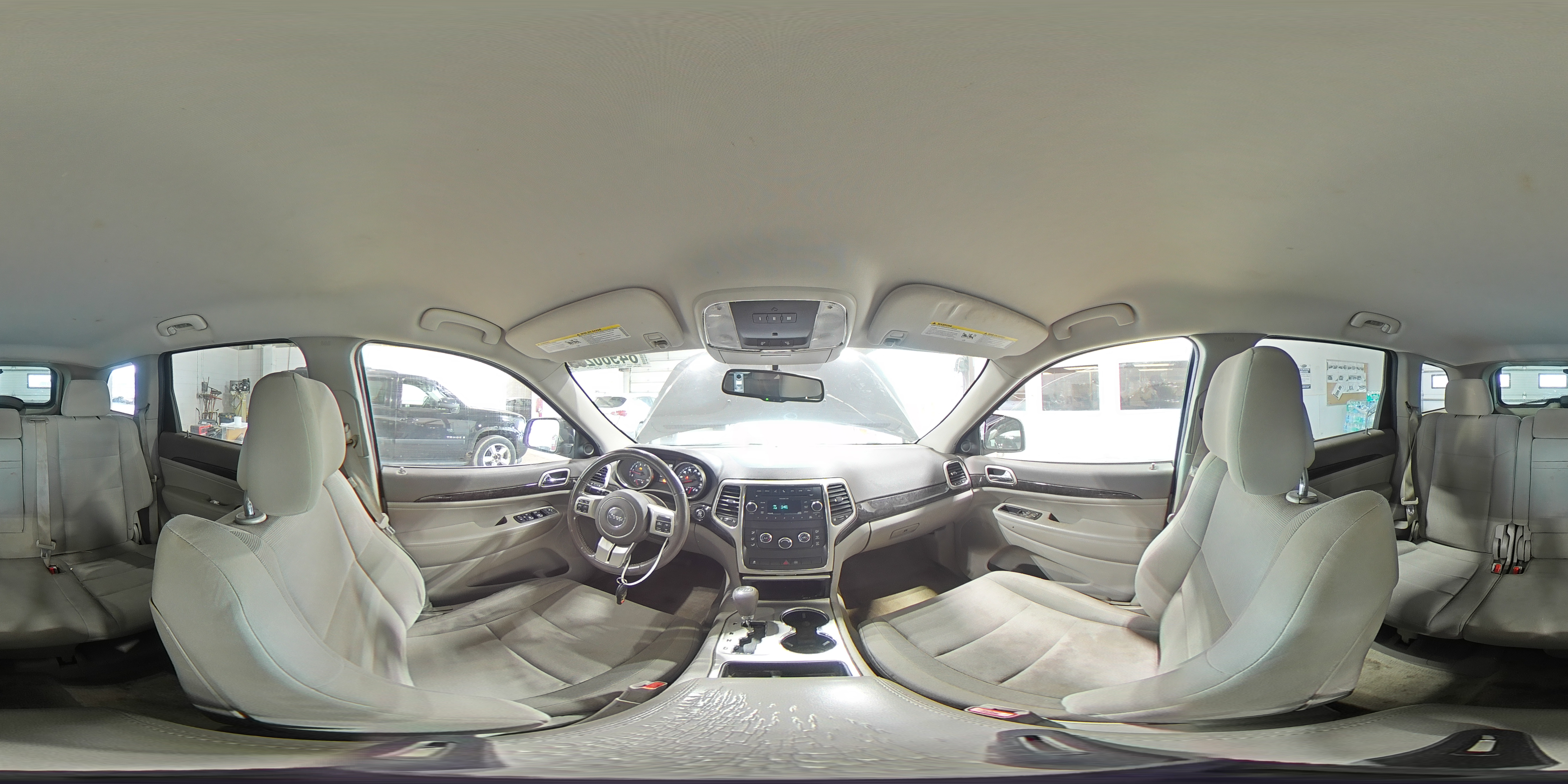 2011 Jeep Grand Cherokee Laredo VIN: 1J4RR4GG0BC700300 Lot: 84980255