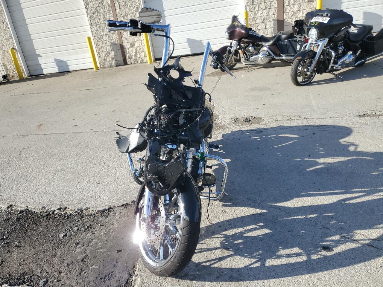 2016 Harley-Davidson Flhx Street Glide black null gas 1HD1KBM12GB636090 photo #3