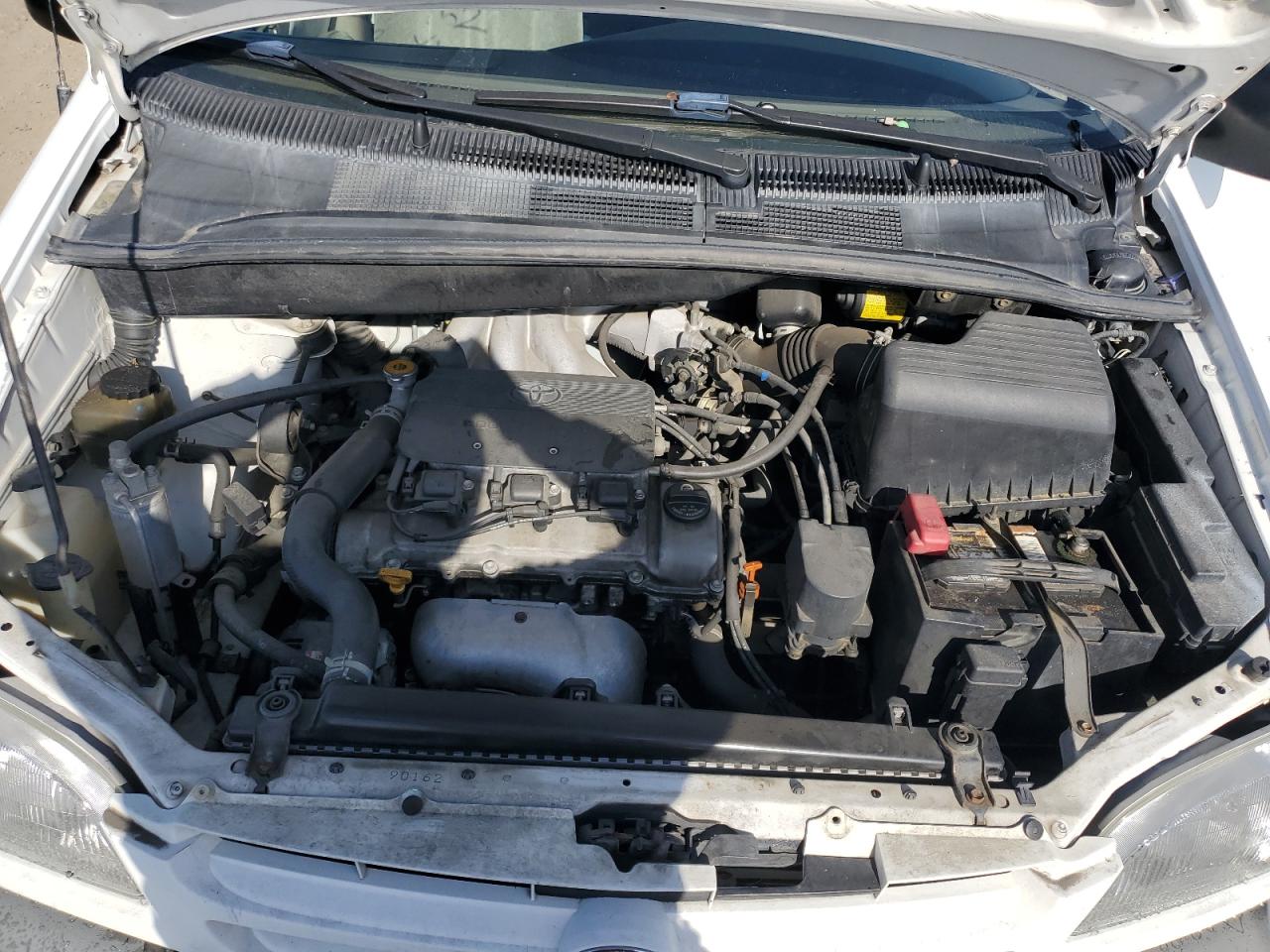 1998 Toyota Sienna Le VIN: 4T3ZF13C7WU010112 Lot: 85591895