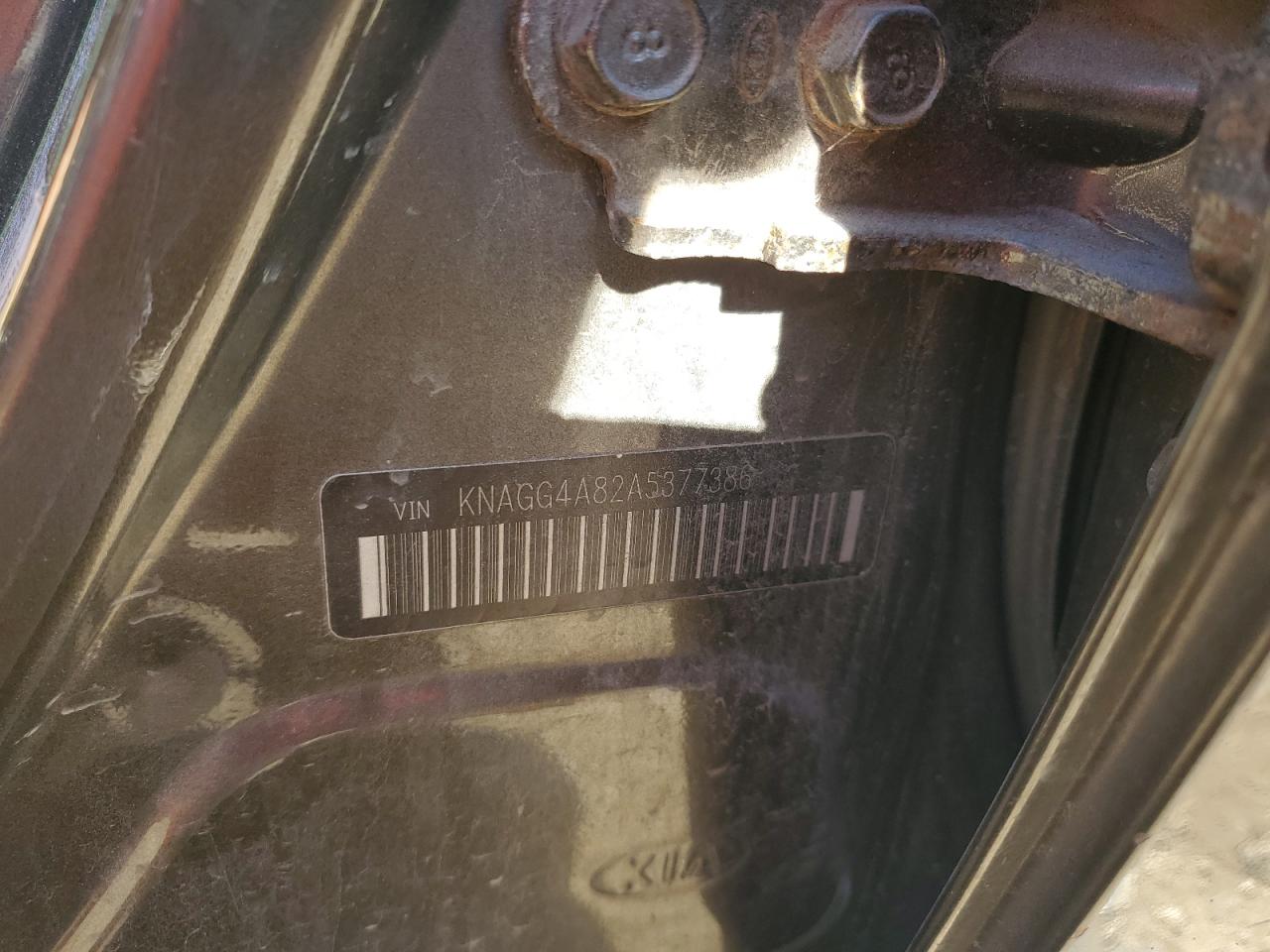 2010 Kia Optima Lx VIN: KNAGG4A82A5377386 Lot: 86061795