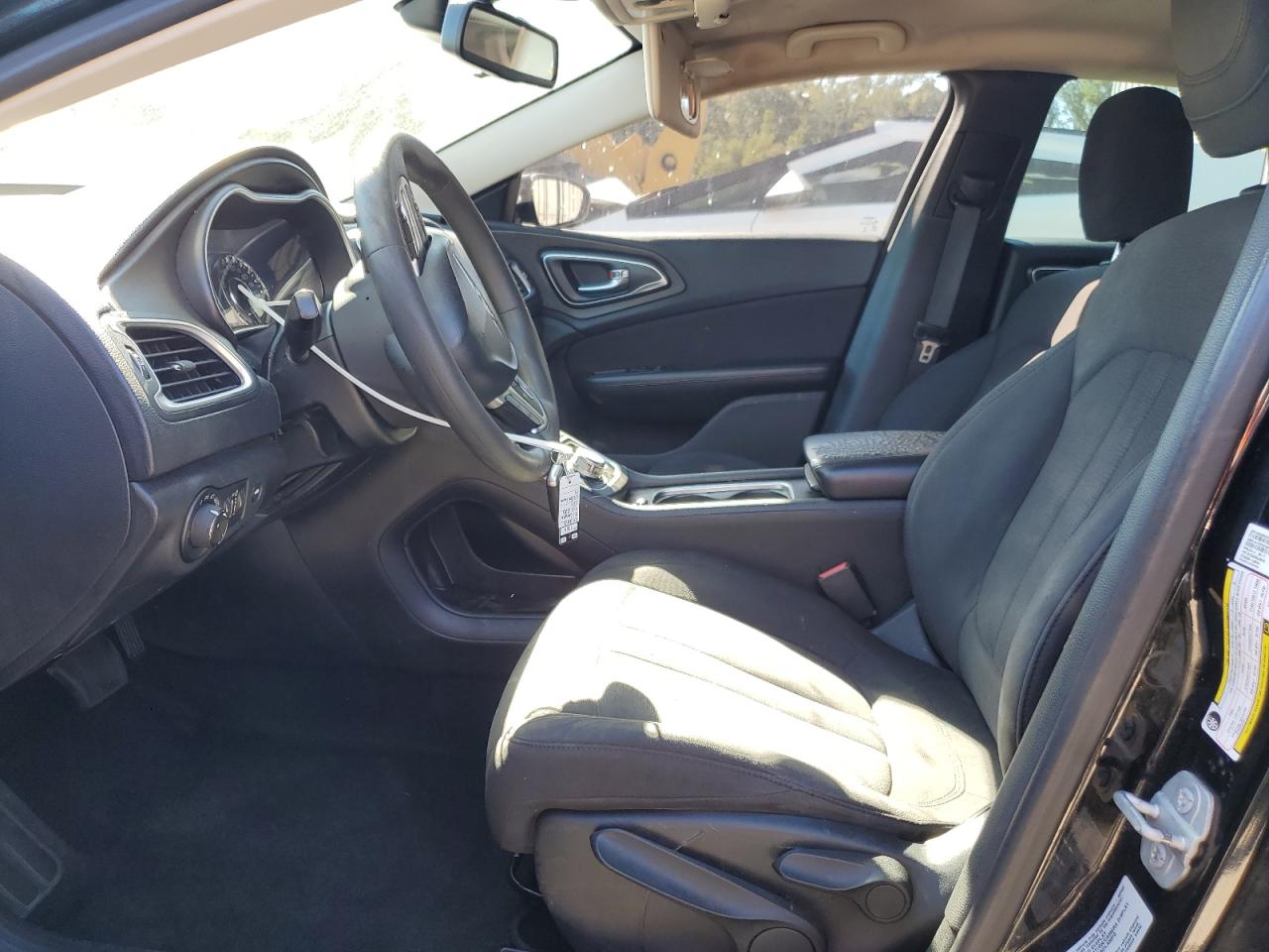 2015 Chrysler 200 Limited VIN: 1C3CCCAB5FN646074 Lot: 86642605