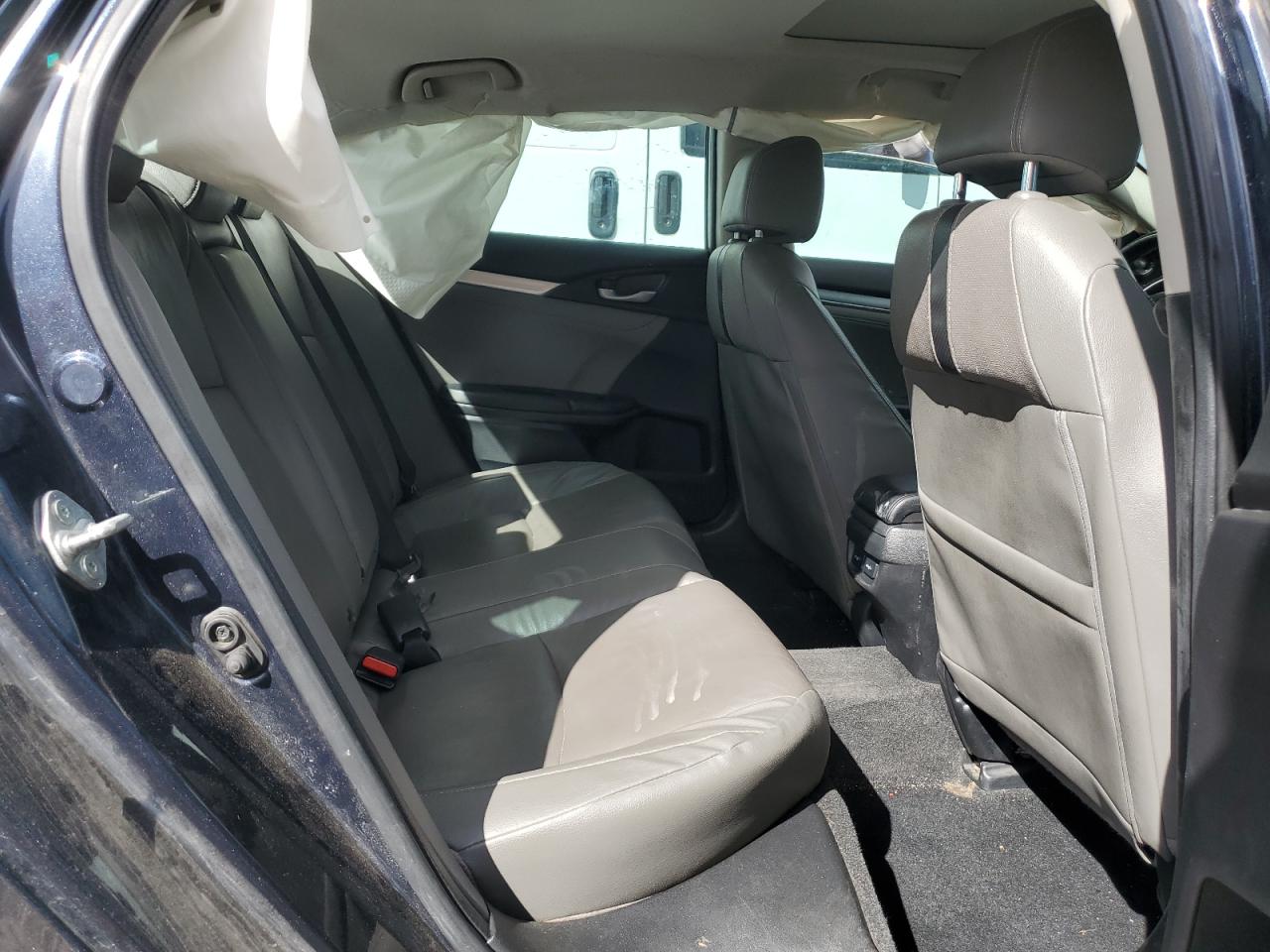 2018 Honda Civic Touring VIN: 19XFC1F98JE000334 Lot: 82198815