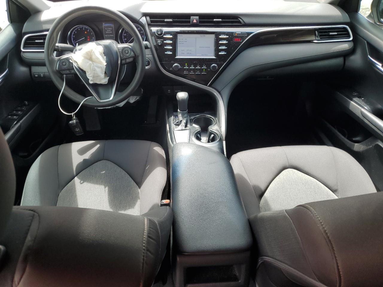 2018 Toyota Camry L VIN: 4T1B11HK9JU592294 Lot: 82234525