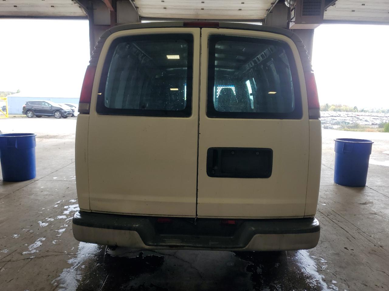 2000 Chev Express Cargo 3500 1 VIN: 1GCHG39R8Y1227847 Lot: 85160805