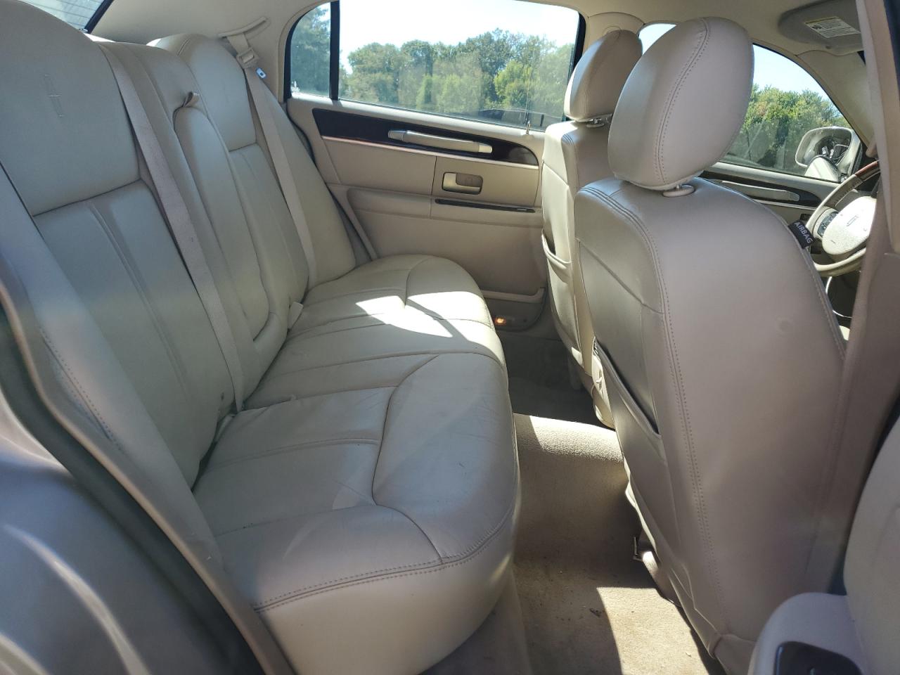 2008 Lincoln Town Car Signature Limited VIN: 2LNHM82W08X655694 Lot: 81953705