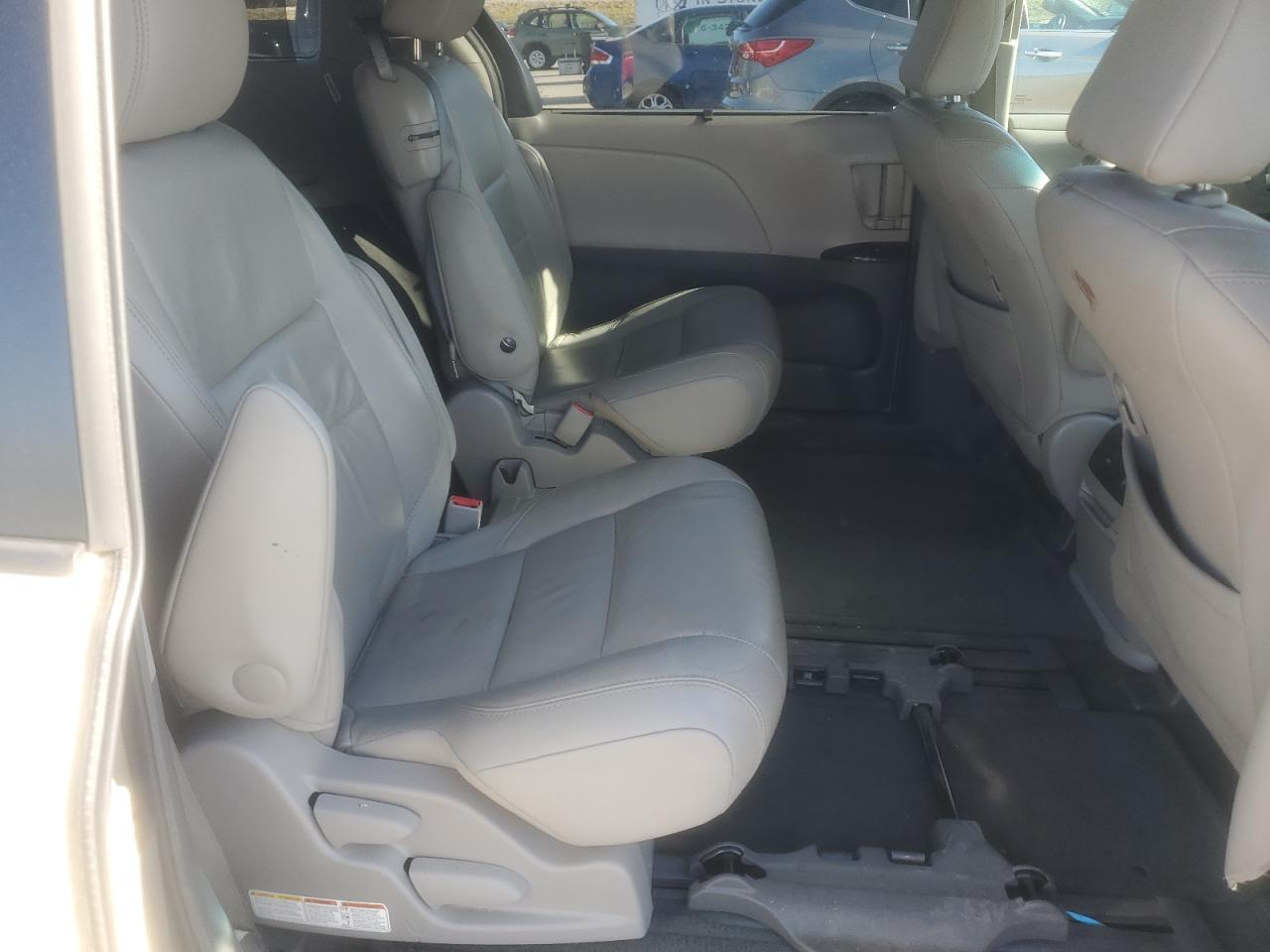 2015 Toyota Sienna Xle VIN: 5TDYK3DC7FS536288 Lot: 87284405