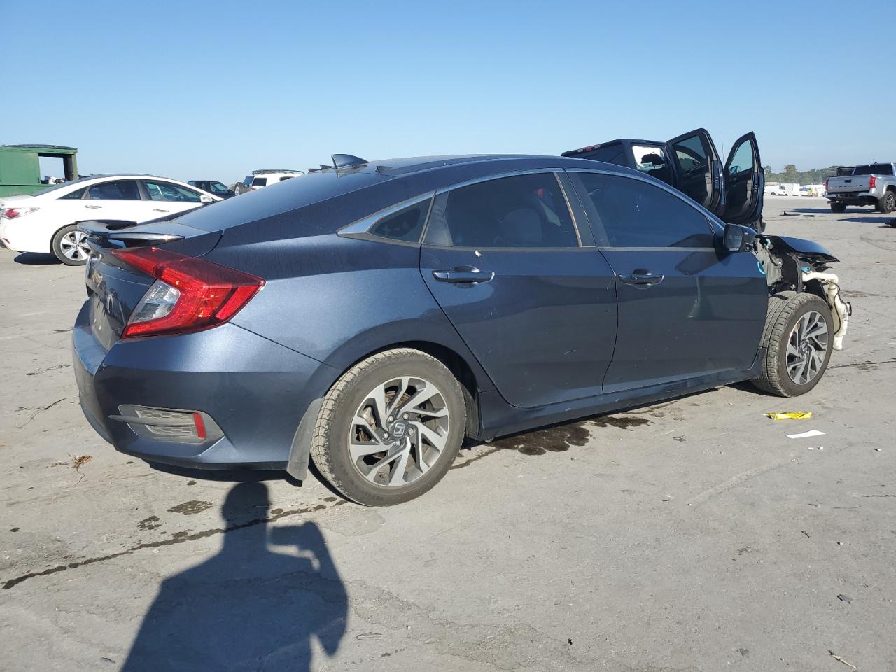 2017 Honda Civic Ex VIN: 19XFC2F73HE082164 Lot: 84965825