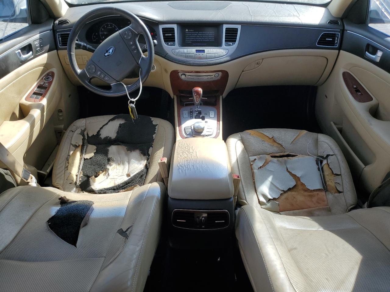 2012 Hyundai Genesis 3.8L VIN: KMHGC4DD4CU207218 Lot: 82463895