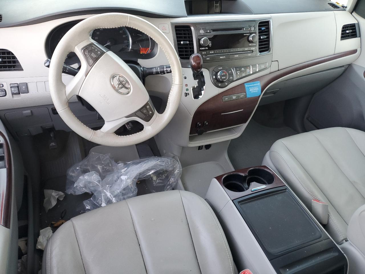 2013 Toyota Sienna Xle VIN: 5TDYK3DC5DS374710 Lot: 82251965