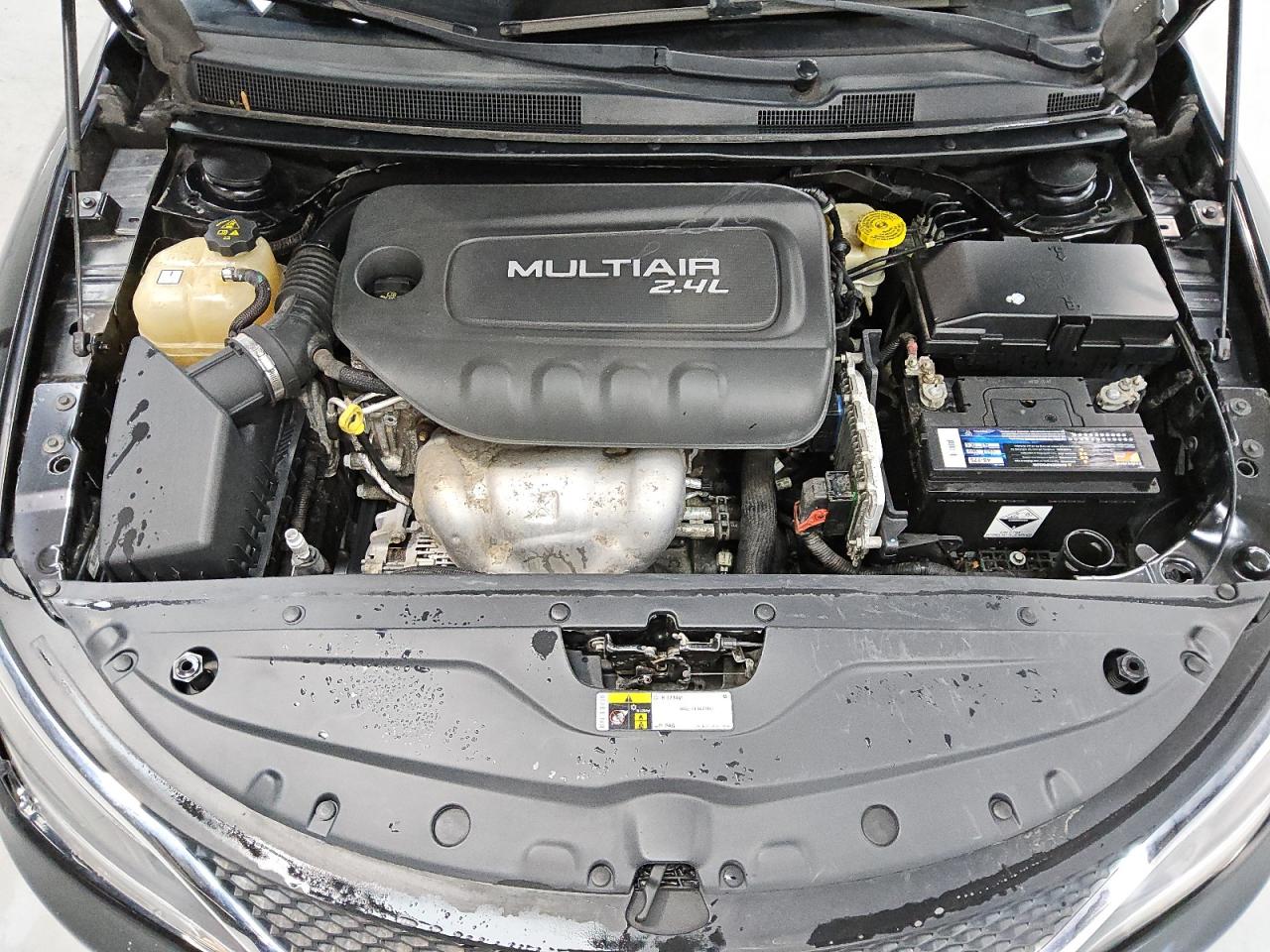 2015 Chrysler 200 Limited VIN: 1C3CCCAB8FN699478 Lot: 86275875