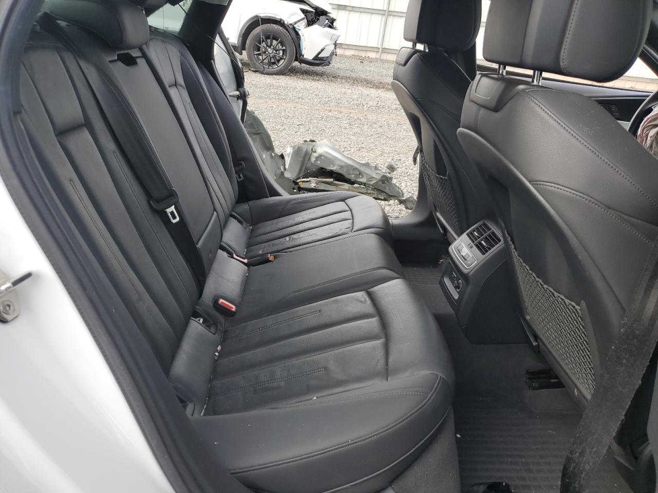 2019 Audi A4 Premium Plus VIN: WAUENAF40KN005869 Lot: 90417515