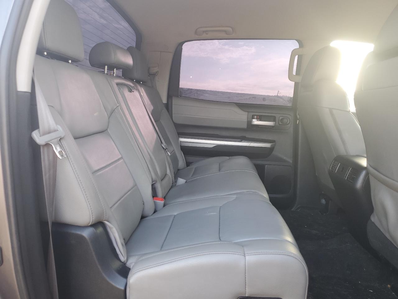 2017 Toyota Tundra Crewmax Limited VIN: 5TFHW5F13HX620276 Lot: 85293115