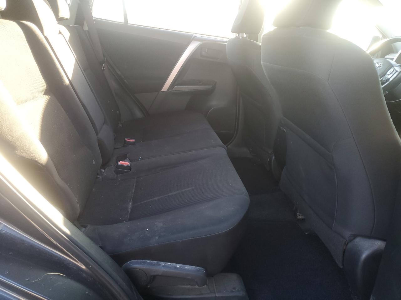 2017 Toyota Rav4 Le VIN: JTMZFREV9HJ143808 Lot: 85837835