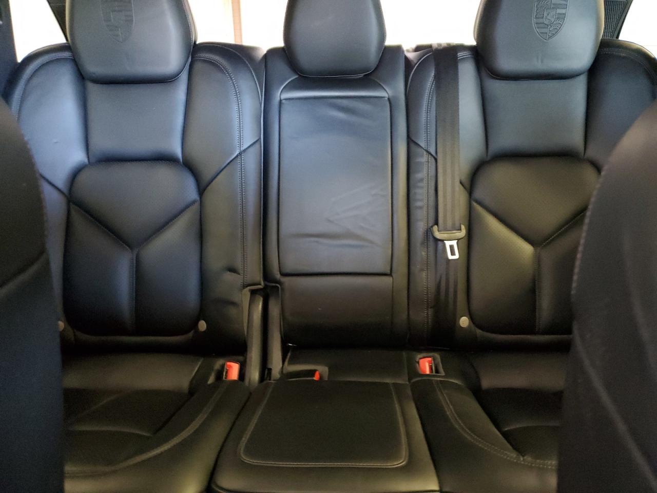 2018 Porsche Cayenne VIN: WP1AA2A2XJKA00833 Lot: 87026325